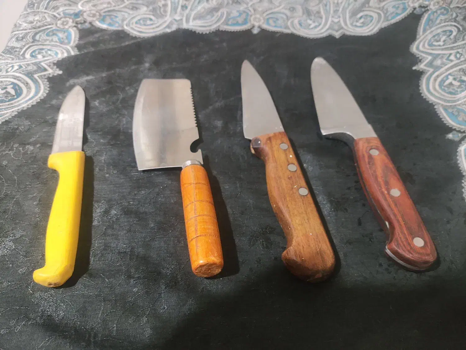 چاقو آشپزخانه همگی روی همدیگه باقناری|ظروف پختوپز|شیراز, شاهچراغ|دیوار