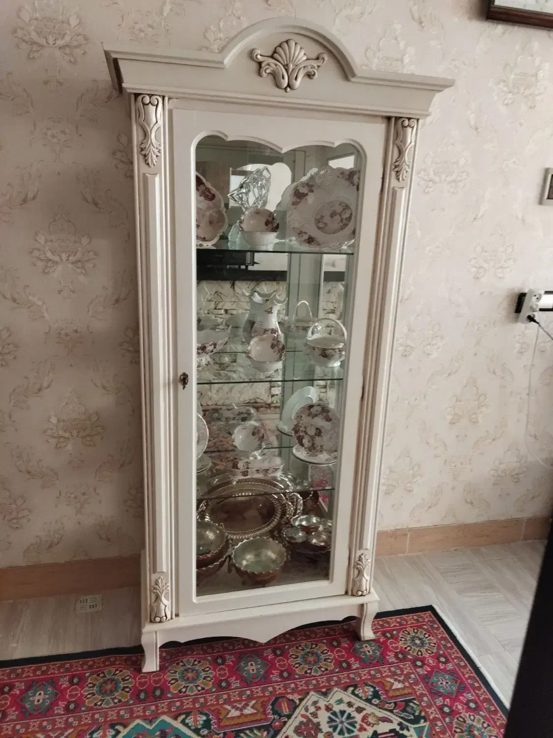 ویترین در حد نو|بوفه، ویترین، کنسول|بردسکن, |دیوار