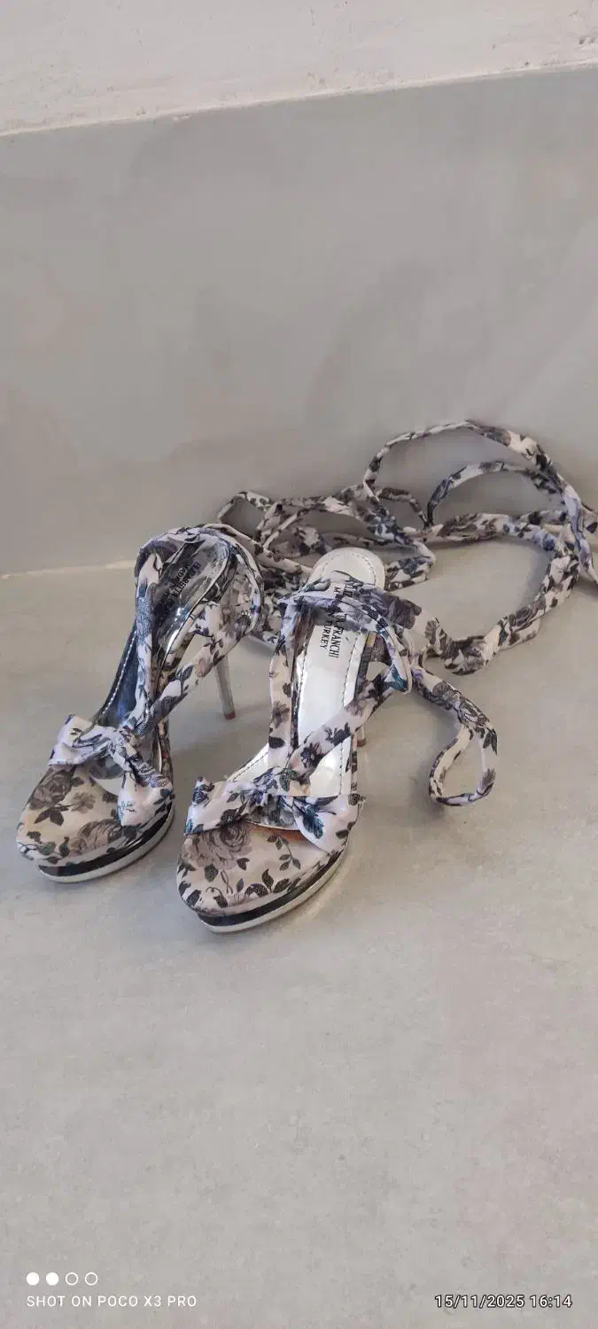 کفش پاشنه بلند مجلسی|کیف، کفش، کمربند|فسا, |دیوار