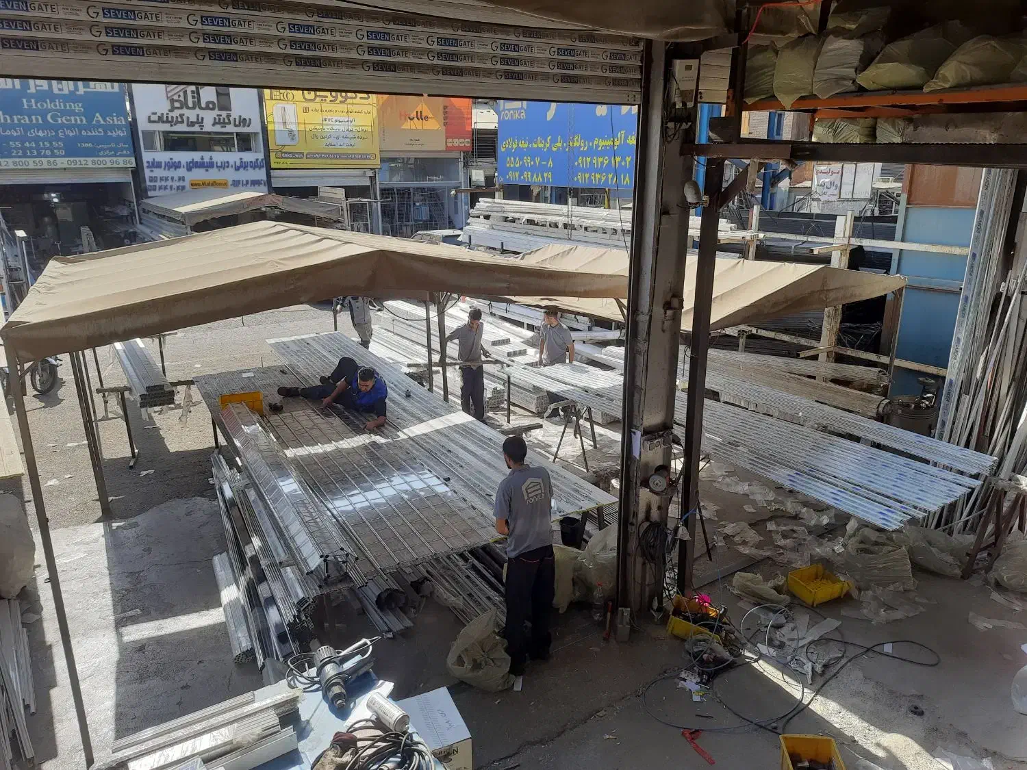 کارگر آقا مونتاژ کار کرکره برقی|استخدام صنعتی، فنی، مهندسی|ری, بازار آهن|دیوار