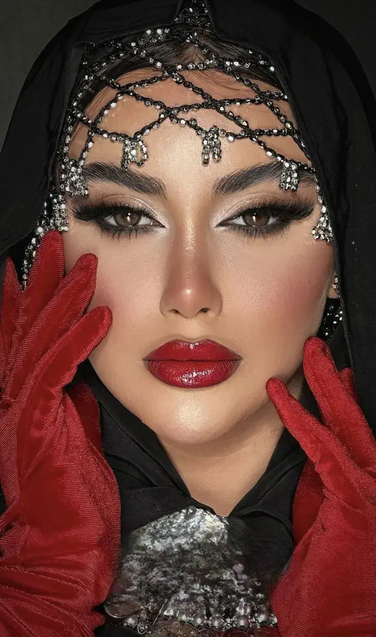 تخفیف میکاپ و شنیون|خدمات آرایشگری و زیبایی|شاهین‌شهر, عطار|دیوار