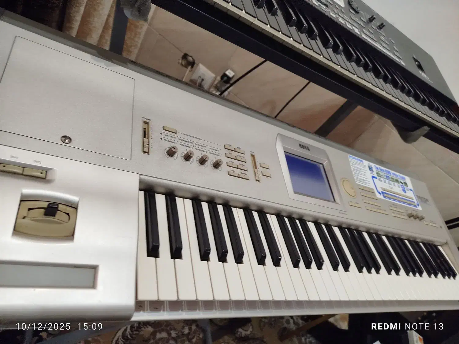 Triton studio|پیانو، کیبورد، آکاردئون|یزد, |دیوار