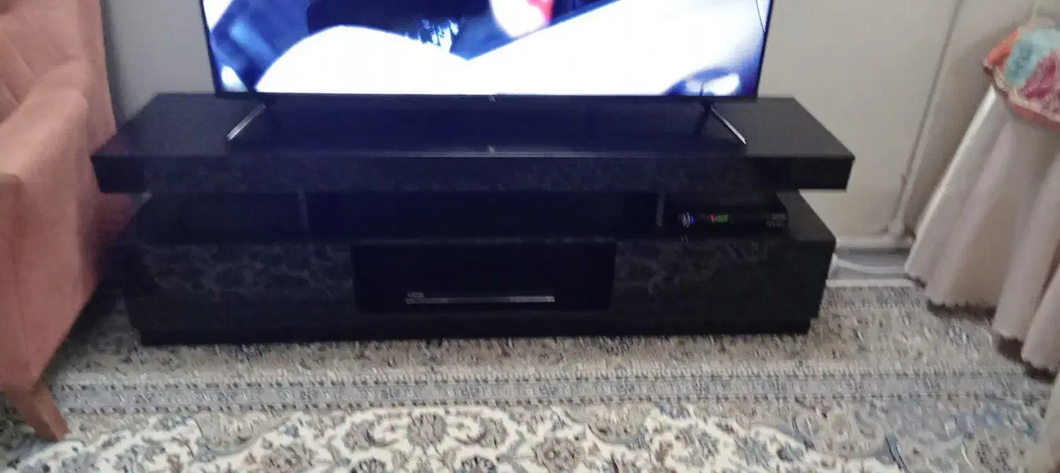 میز تلویزیون بسیار تمیز|میز تلویزیون|تهران, بهداشت|دیوار