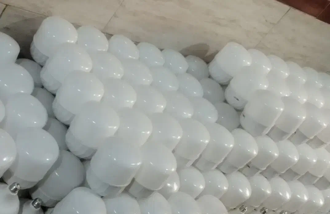 لامپ 60وات|لامپ و چراغ|شاهین‌شهر, شهرک گلدیس|دیوار