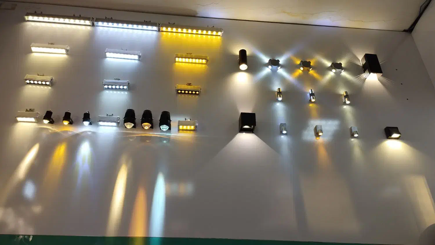 الکتریکی ،سیم،کابل،لامپ|لامپ و چراغ|هشتگرد, شهرک گلها|دیوار