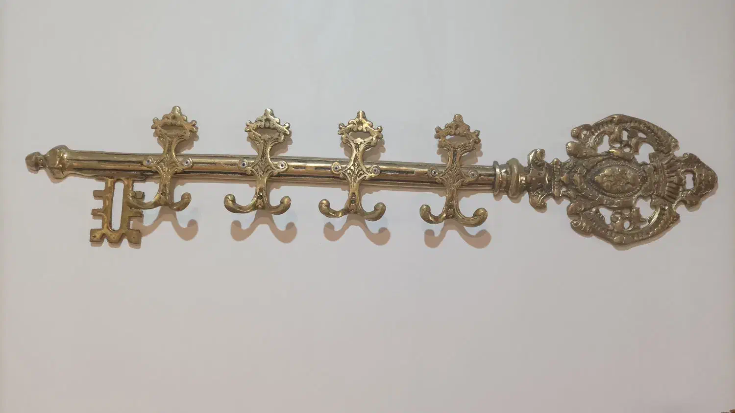 چوب لباسی برنز|بندرخت و رخت‌آویز|اراک, |دیوار