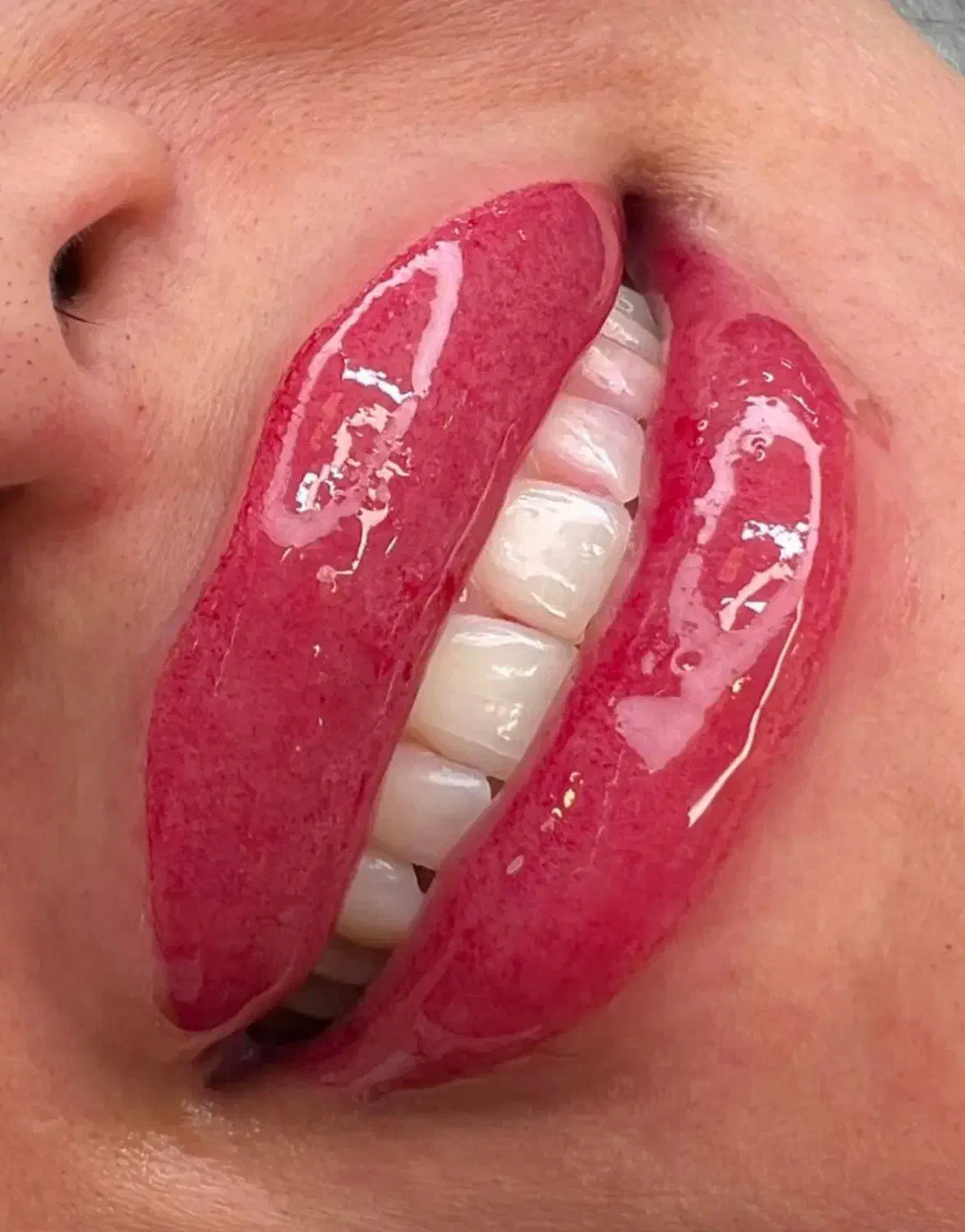 انجام خدمات میکروابرو،شیلدینگ لب،لیفت مژه وابرو|خدمات آرایشگری و زیبایی|سنندج, |دیوار