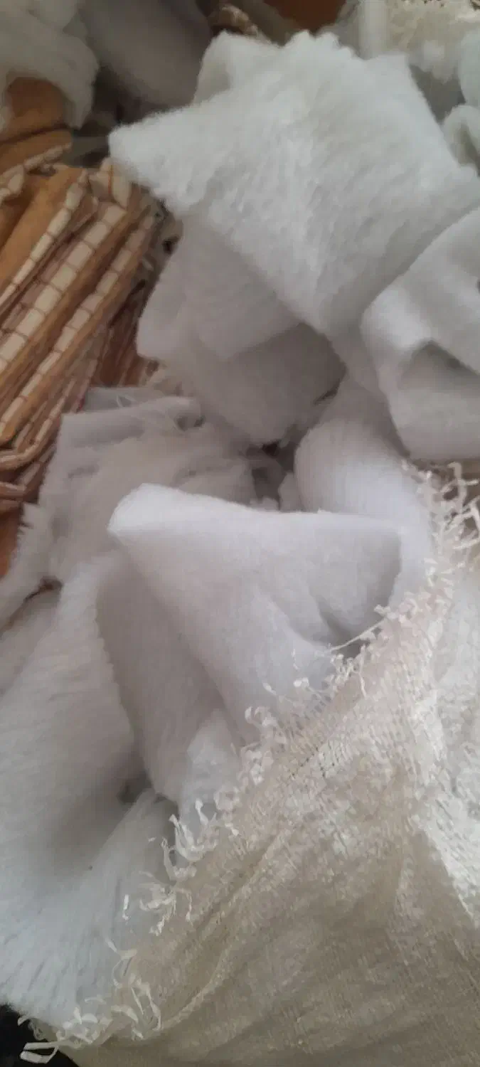 الیاف تشکی سفید فروش فقط کلی|رختخواب، بالش، پتو|بروجرد, |دیوار