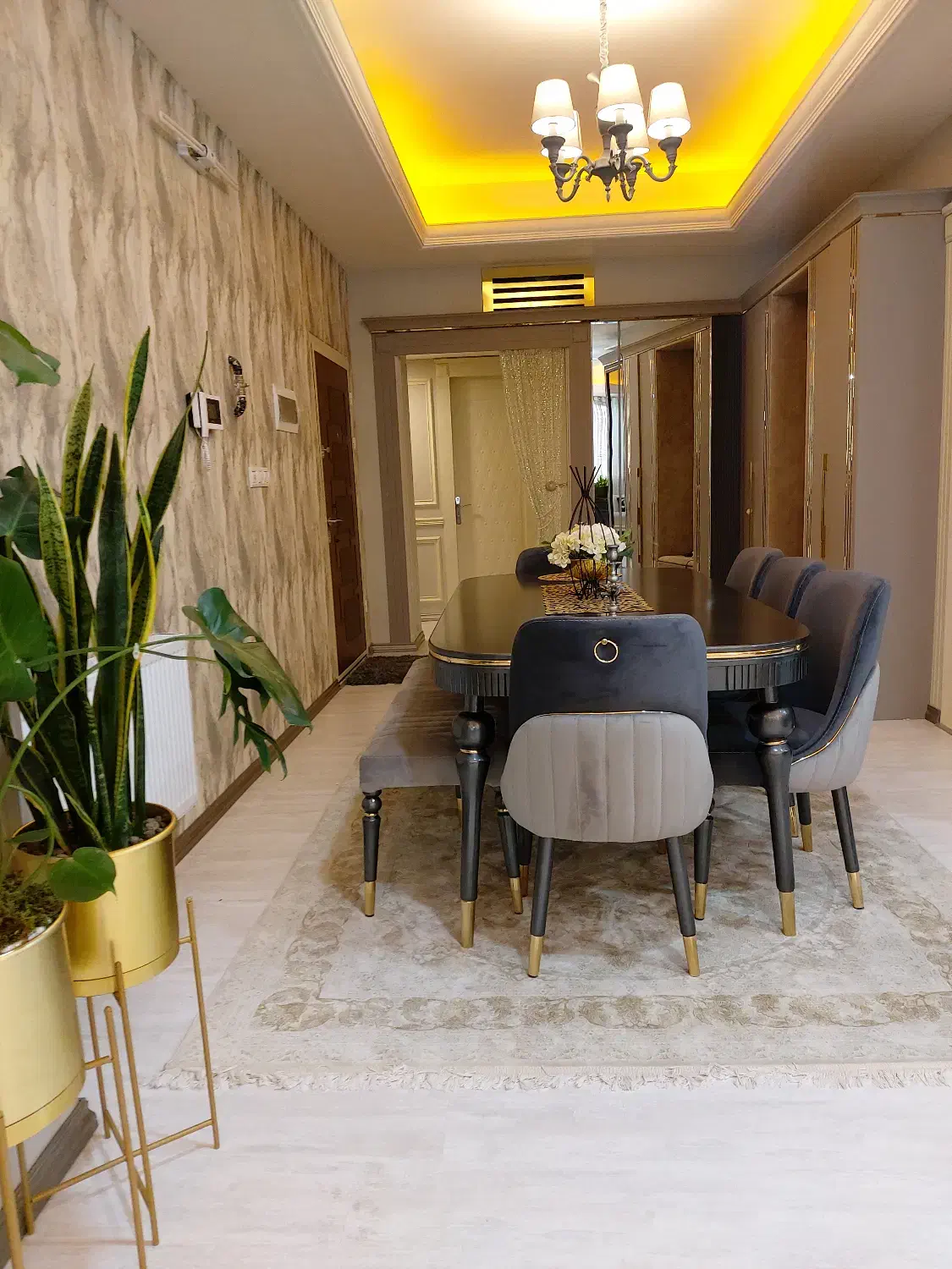 میز و صندلی ۸نفره|میز و صندلی غذاخوری|قم, سالاریه|دیوار