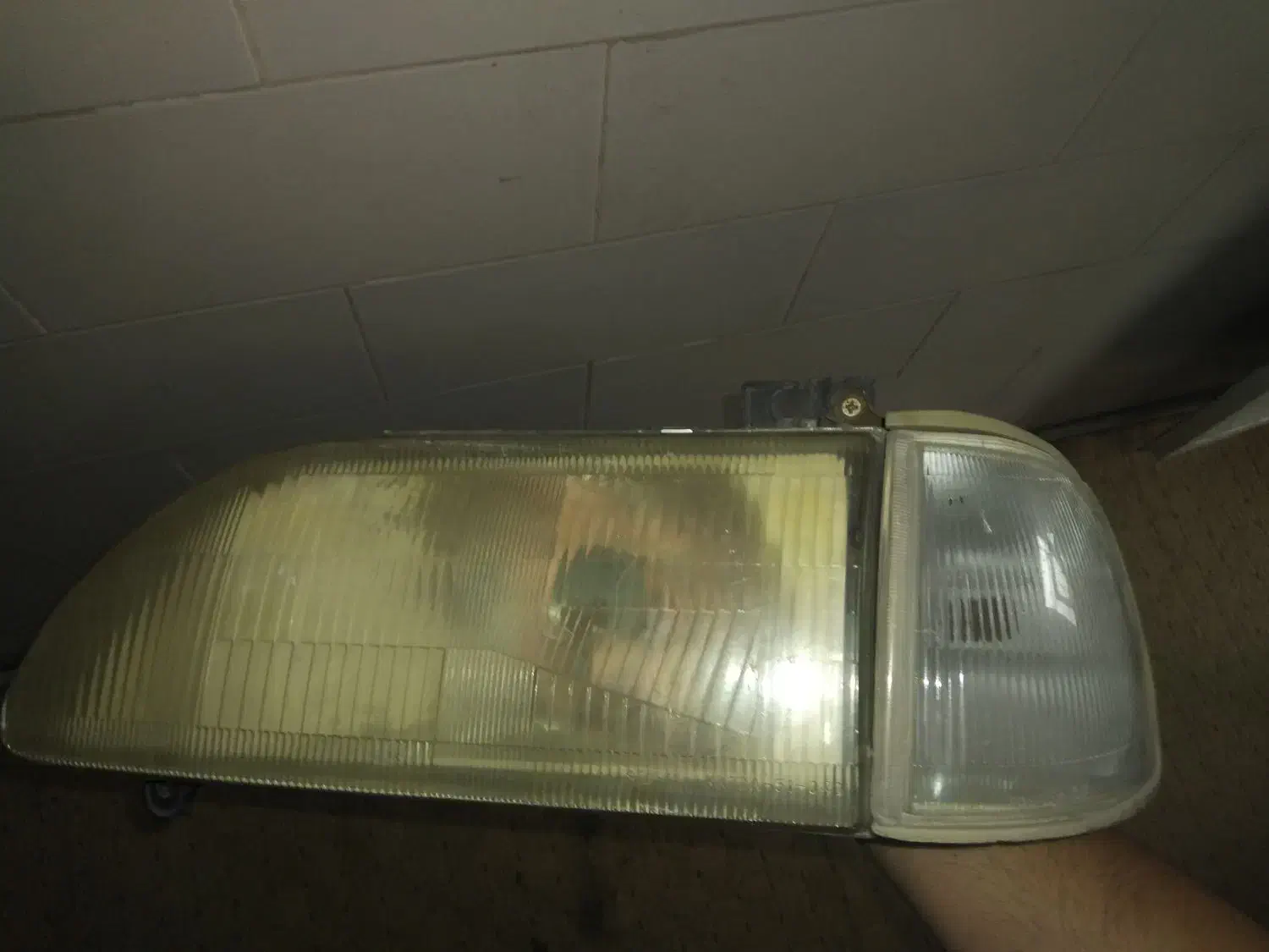 چراغ جلو|قطعات یدکی و لوازم جانبی|قم, لسانی|دیوار