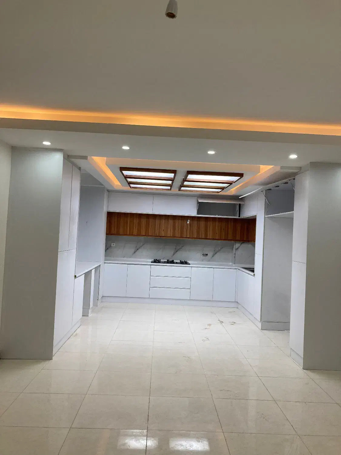 آپارتمان ۱۴۵ متری در صیاد شیرازی|فروش آپارتمان|شاهینشهر, ۹ دی|دیوار