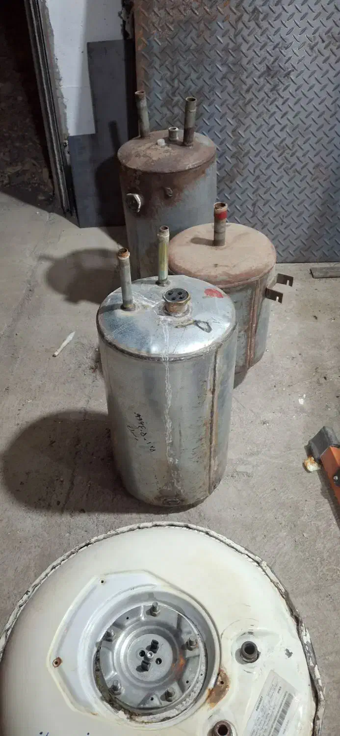 جوشکاری و رفع پوسیدگی ابگرمکن|خدمات پیشه و مهارت|میناب, |دیوار