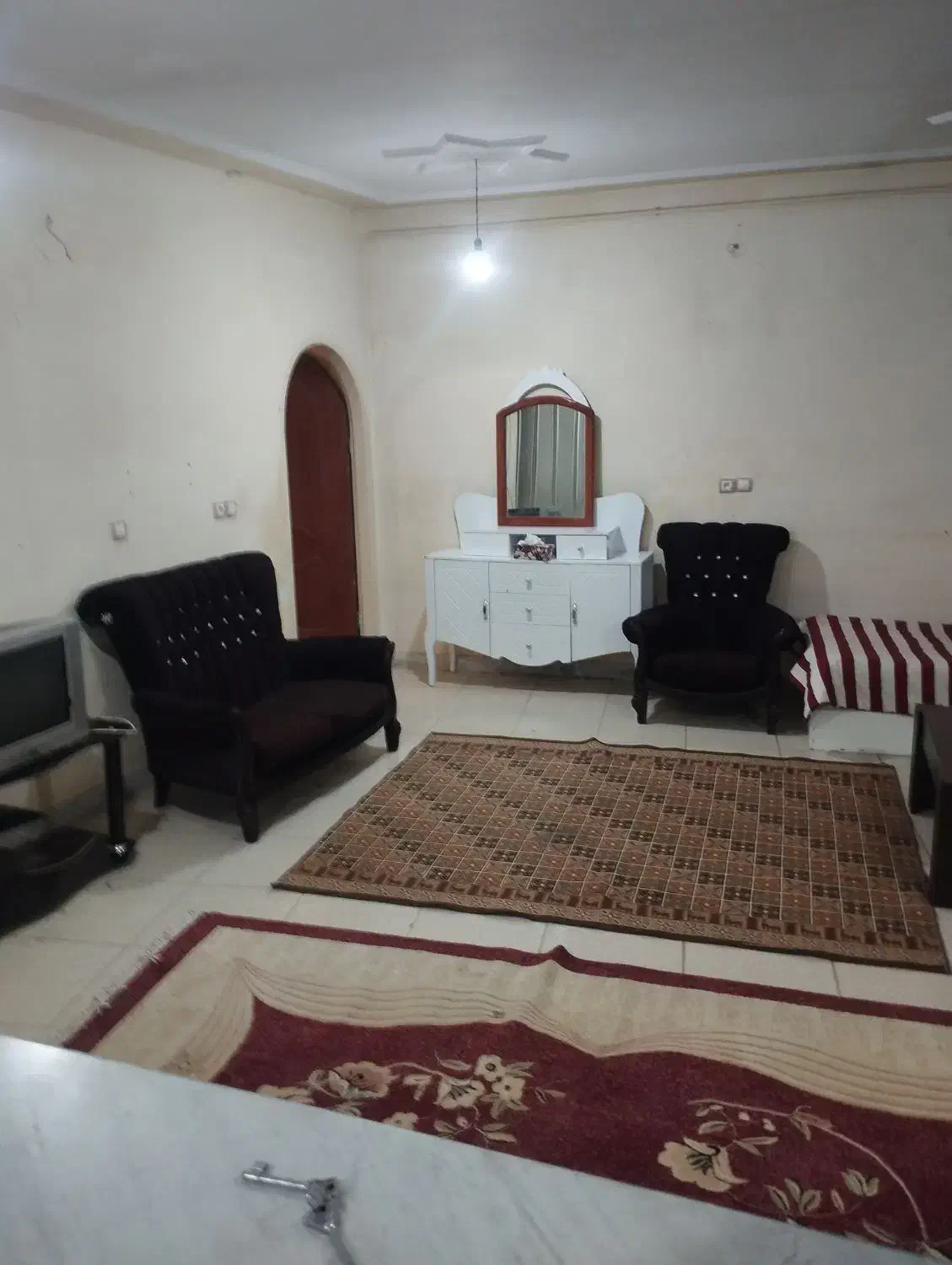 آپارتمان مبله طبقه اول  مرگز شهر|اجارهٔ کوتاه‌مدت آپارتمان و سوئیت|کرمانشاه, |دیوار