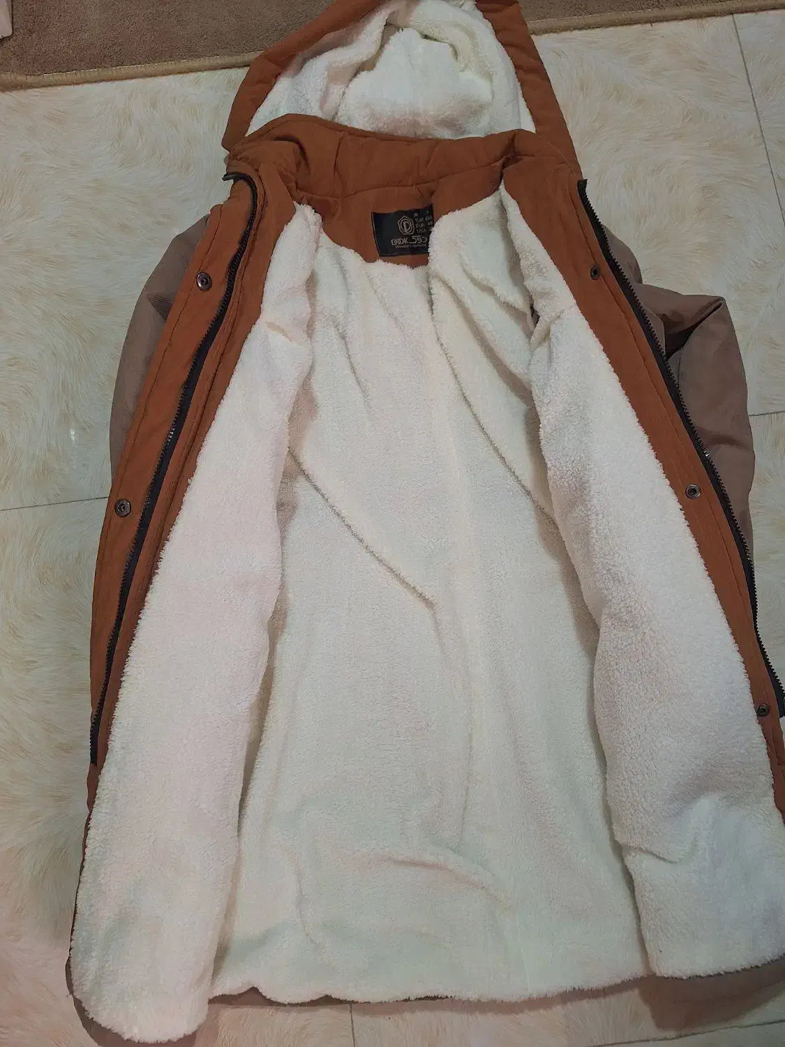 پالتو و بارانی و سوییت|لباس|رشت, یخسازی|دیوار