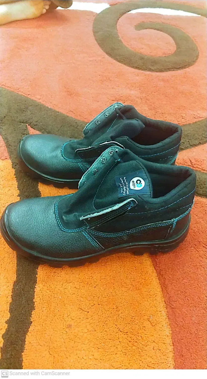 فروش دو جفت کفش ایمنی مهندسی سایزهای ۴۲ و ۴۳|کیف، کفش، کمربند|شادگان, |دیوار