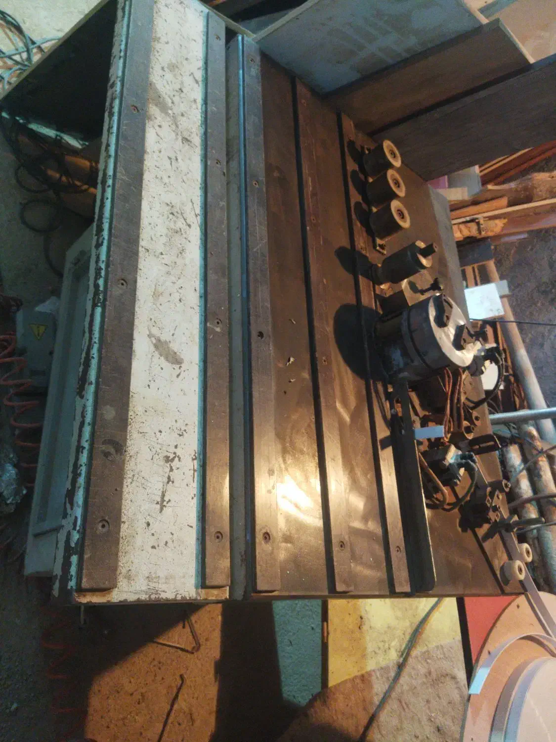 لبه چسبان .|ماشین‌آلات صنعتی|چمران, |دیوار