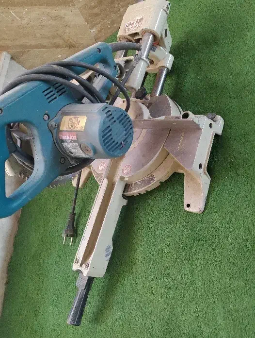 اره ماکیتا|ماشینآلات صنعتی|قائن, |دیوار