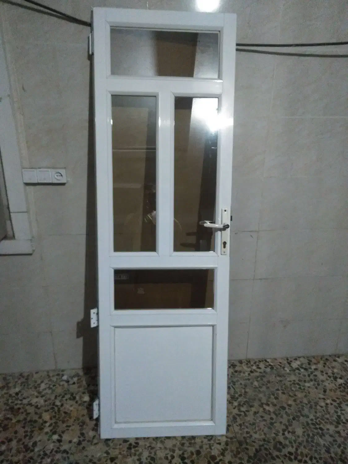 در آلومینیومی سبک به همراه چار چوب|مصالح و تجهیزات ساختمان|رشت, خرسندی|دیوار