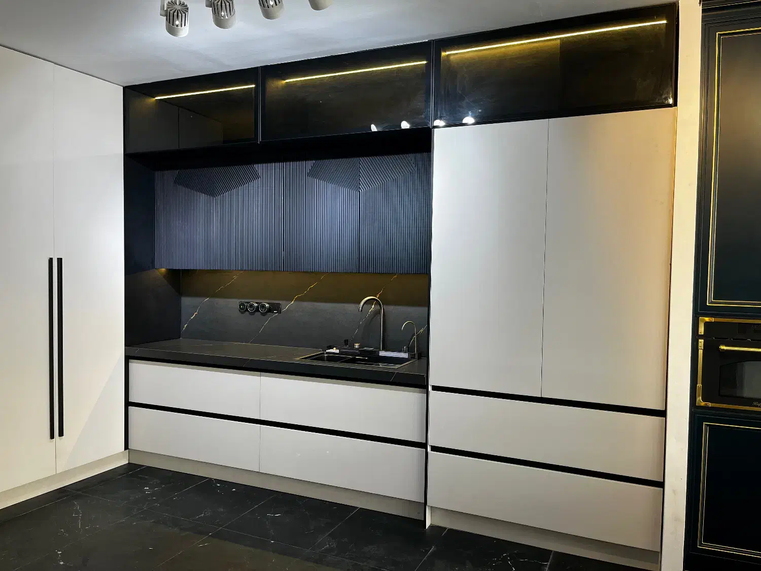 استخدام نیروی کار|استخدام بازاریابی و فروش|بندرعباس, |دیوار