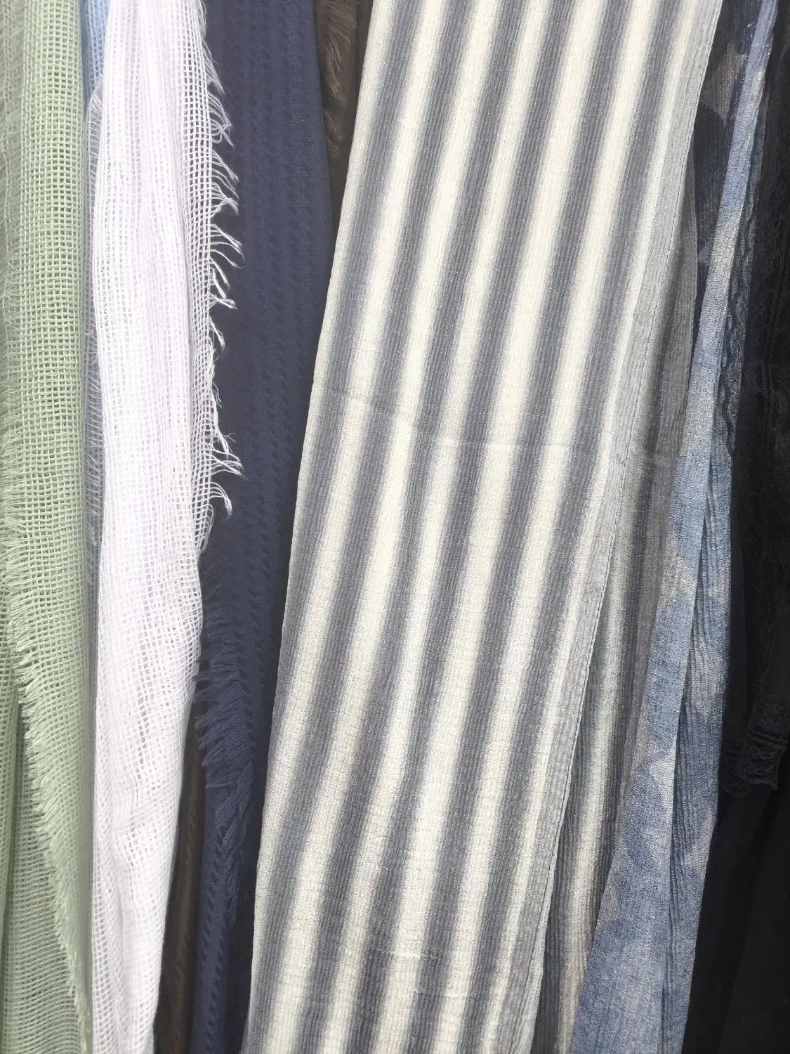 شال و روسری به مدت یک هفته offویژه داریم اکثرا 385|لباس|یاسوج, |دیوار