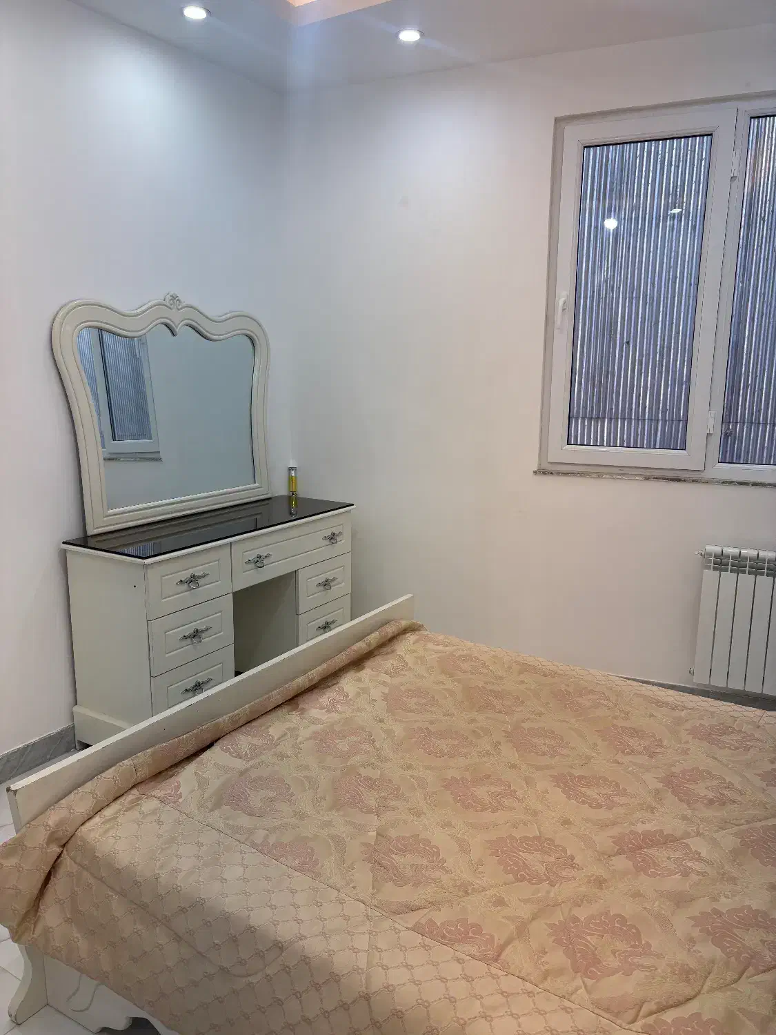 تخت ۲نفره|تخت و سرویس خواب|رشت, استادسرا|دیوار