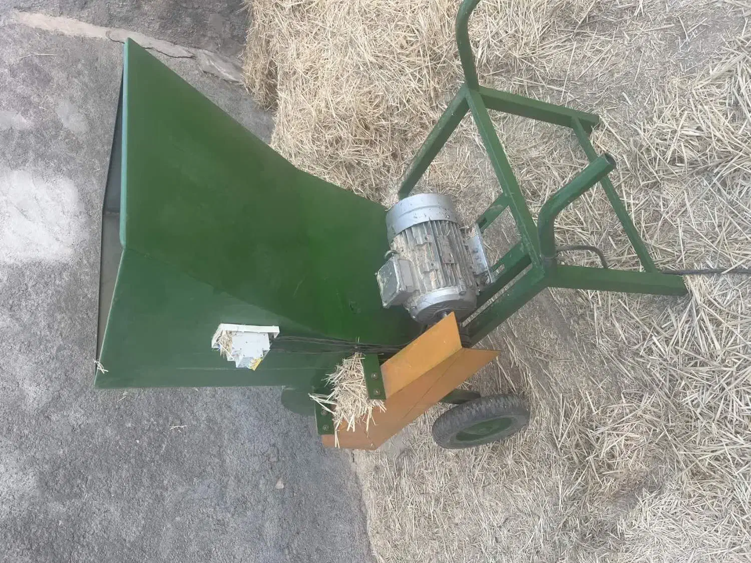 دستگاه علوفه خرد کن|ماشین‌آلات صنعتی|فلاورجان, |دیوار