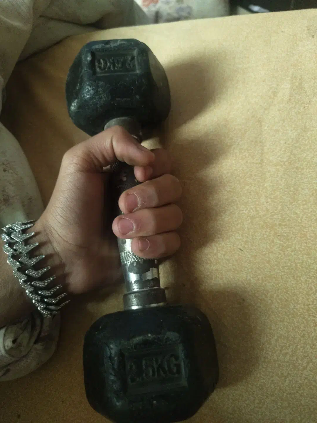 دوتا دمبل ۲/نیم|تجهیزات ورزشی|ری, شهادت|دیوار