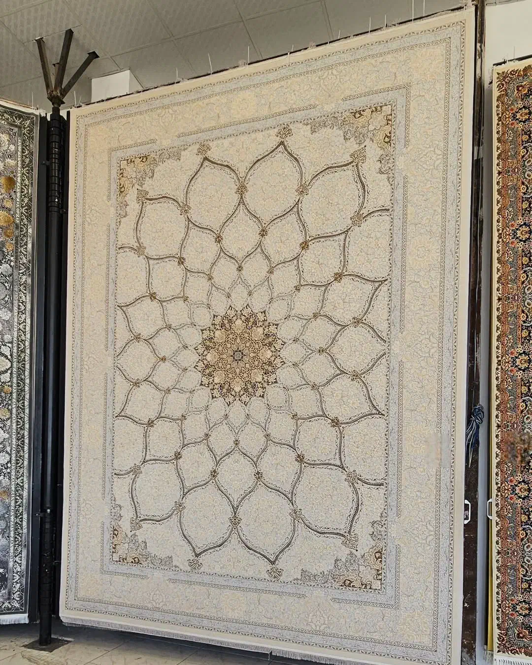 فرش شهریار بیش ۳۰۰مدل طرح رنگبندی ۱۲۰۰شانه ۷۰۰شانه|فرش|شیراز, فرگاز|دیوار