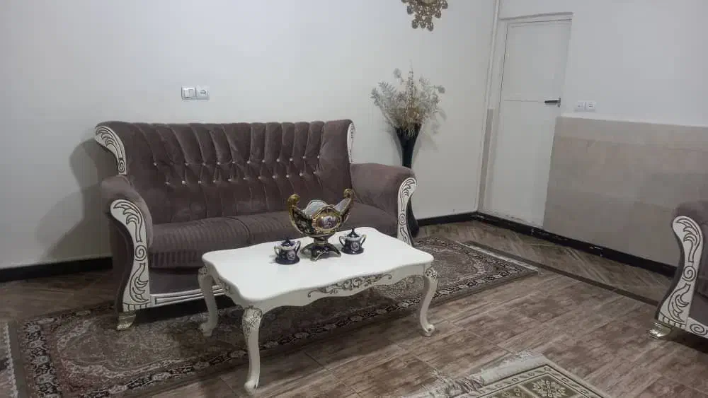 مبل و عسلی|مبلمان خانگی و میز عسلی|باغستان, |دیوار