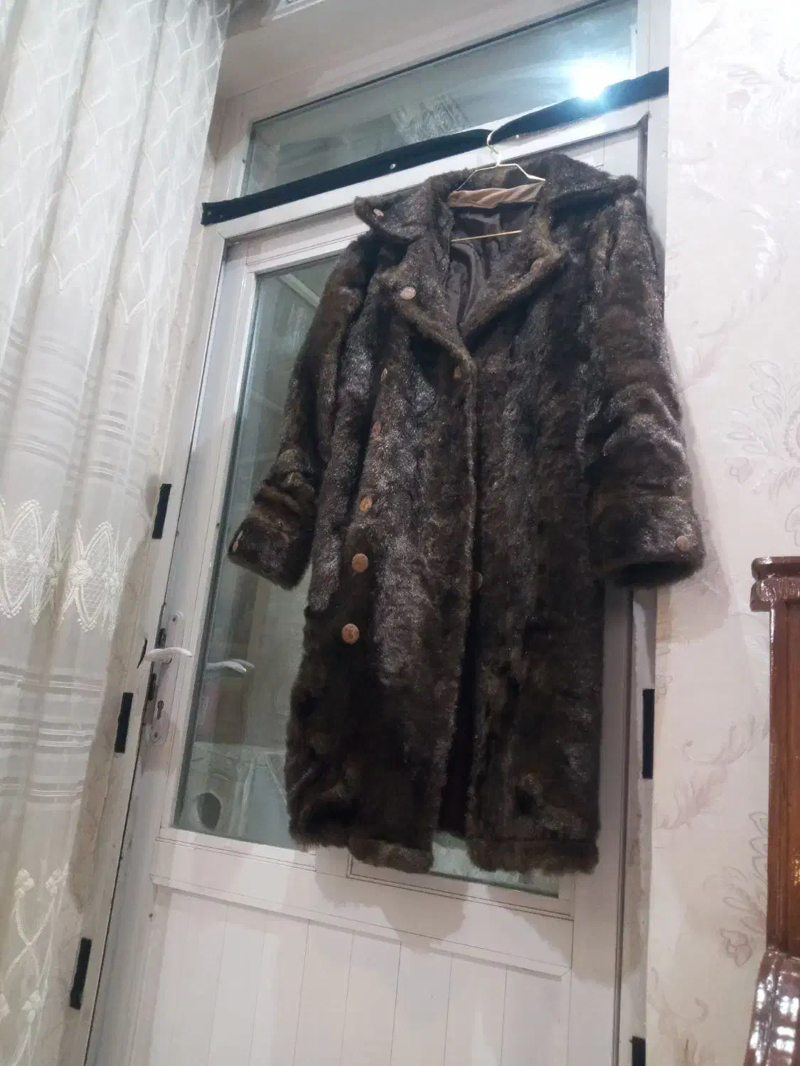 پالتو مجلسی|لباس|فولادشهر, فولادشهر|دیوار