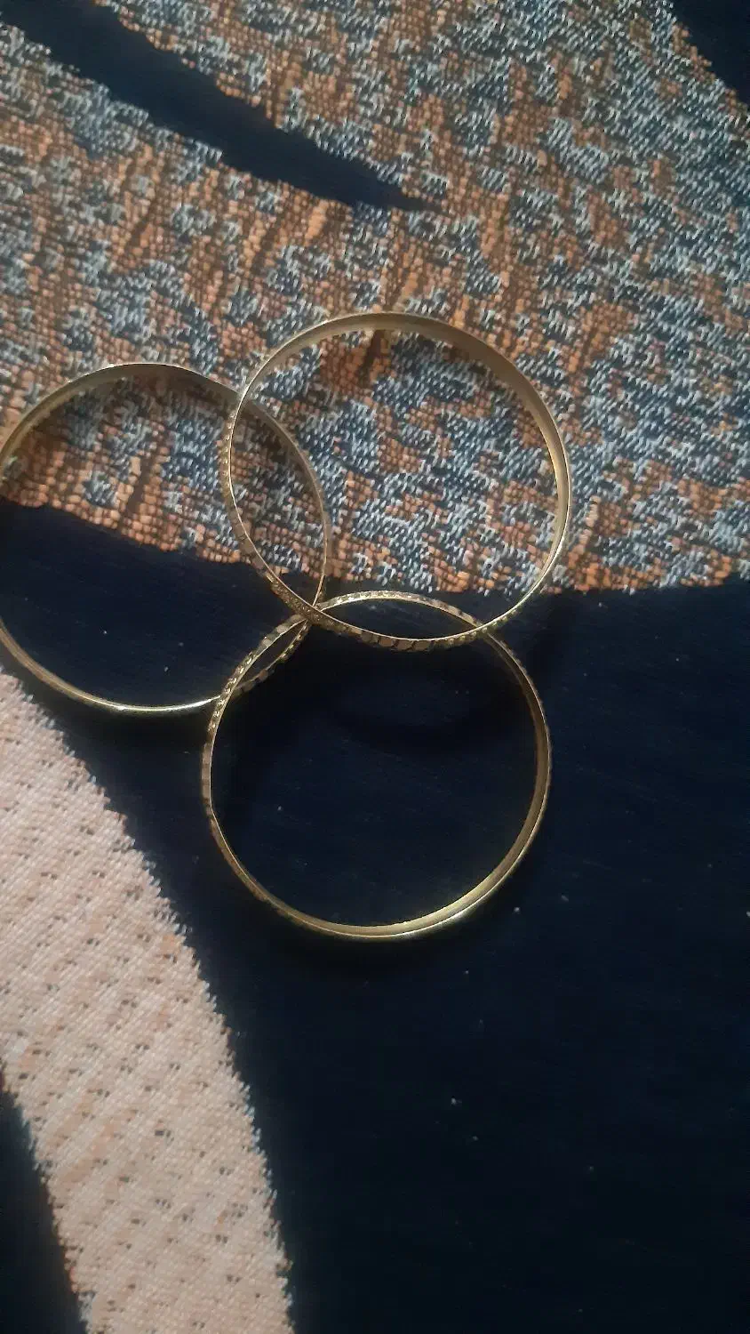 یک عدد النگو|جواهرات|آشتیان, |دیوار