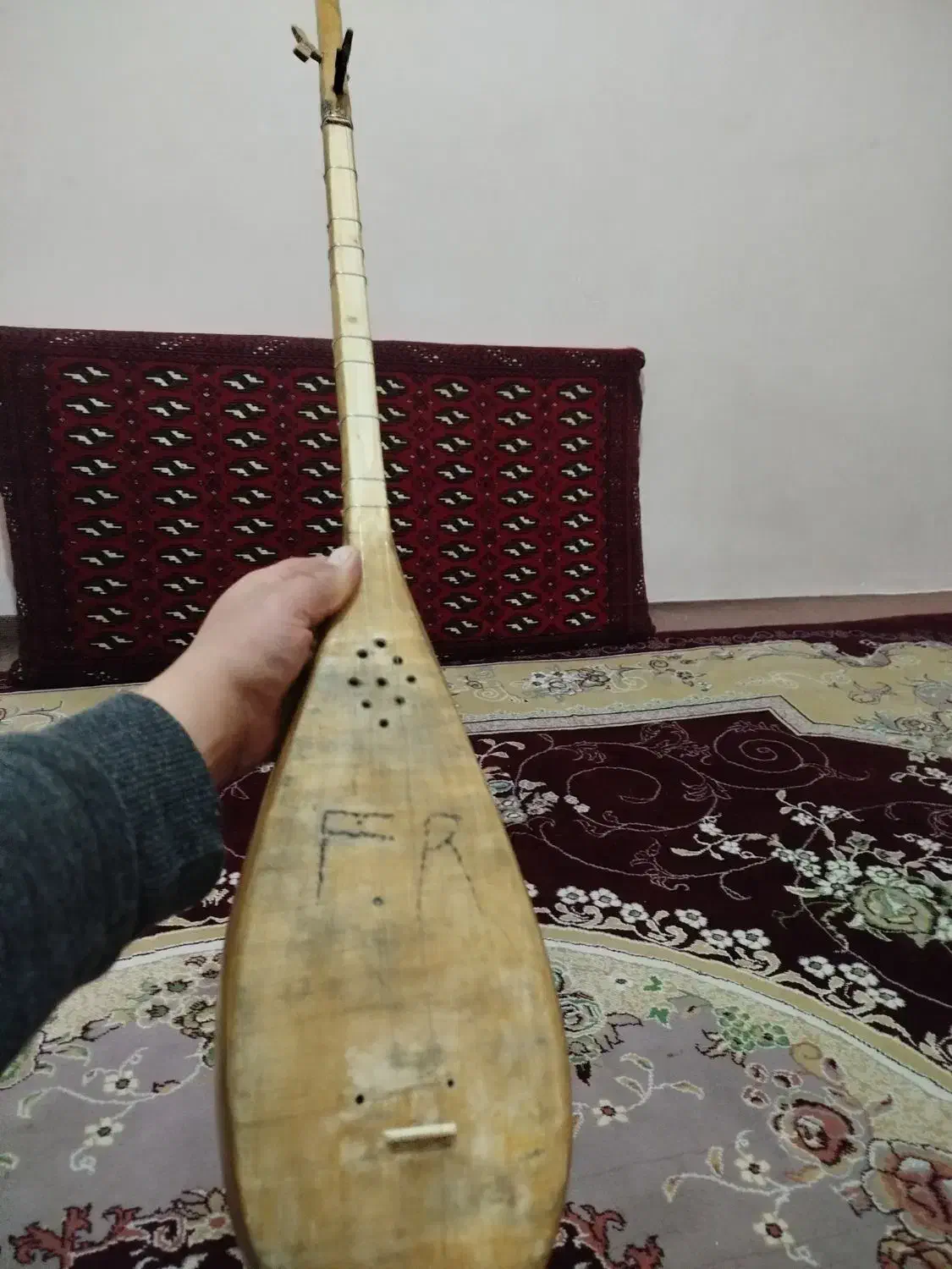 دوتار|سازهای سنتی|گرگان, |دیوار