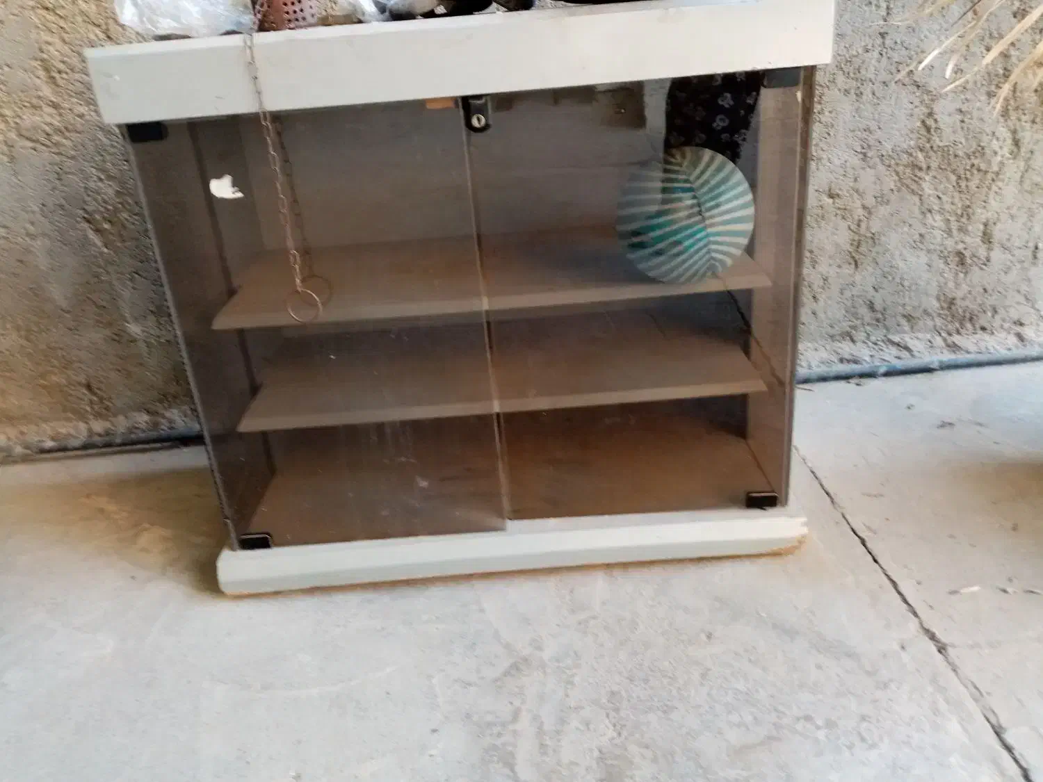 تعدادی وسایل|مبلمان خانگی و میز عسلی|بوشهر, |دیوار