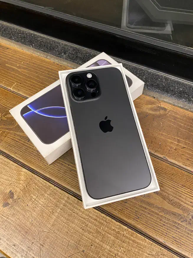 Iphone 16 Pro Max|موبایل|اراک, |دیوار