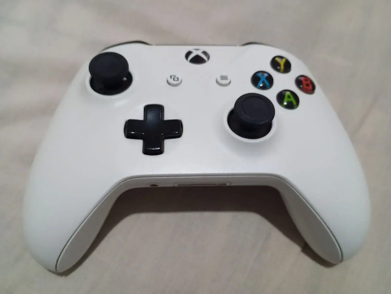 دسته ایکس باکس Xbox one s|کنسول، بازی ویدئویی و آنلاین|تهران, درختی|دیوار