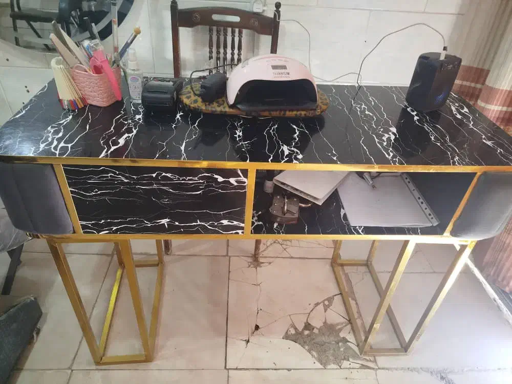 تعدادی لوازم مغازه ارایشگاه زنانه|آرایشگاه و سالن‌های زیبایی|کرمان, |دیوار