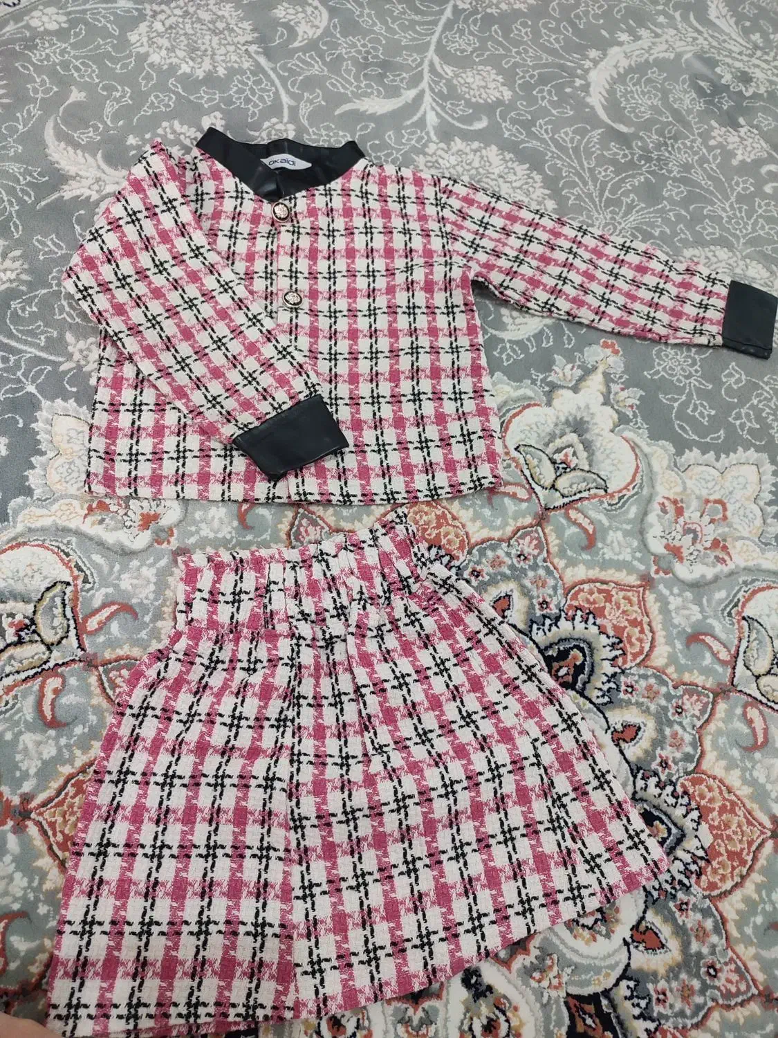 لباس|کفش و لباس بچه|رشت, خرسندی|دیوار