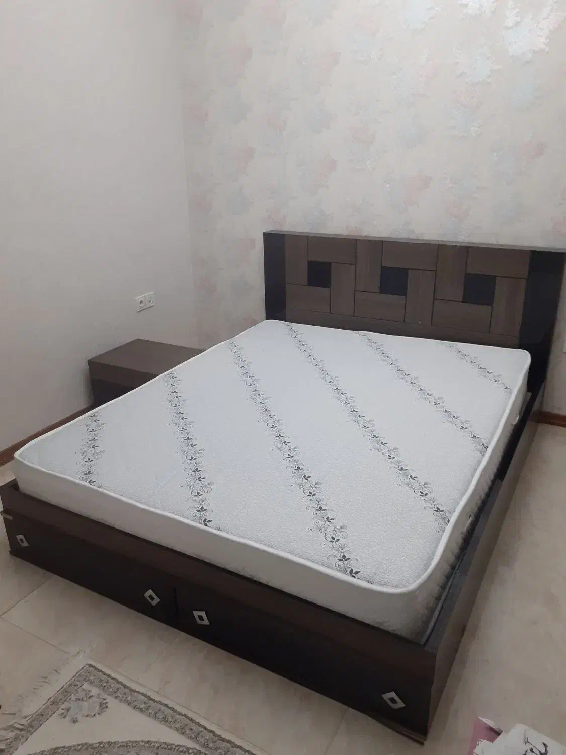 سرویس خواب|تخت و سرویس خواب|گلپایگان, |دیوار