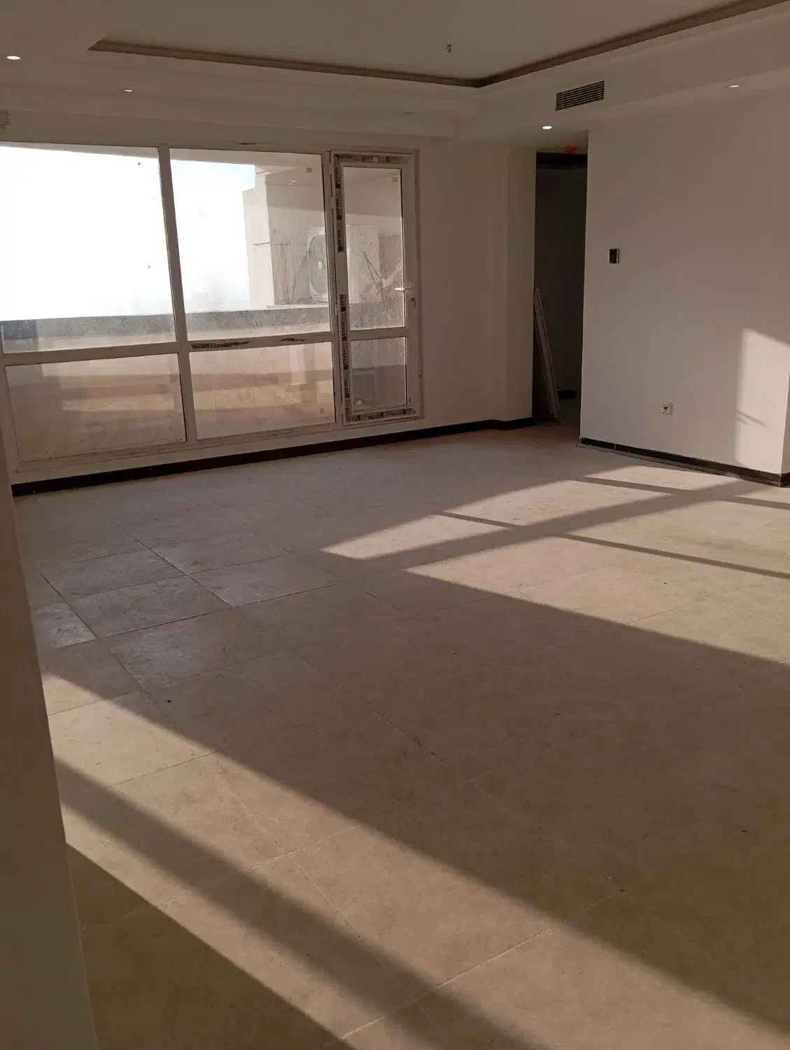 آپارتمان ۱۰۲ متر،ویو ابدی بدون مشرف،باشگاه،برج رزت