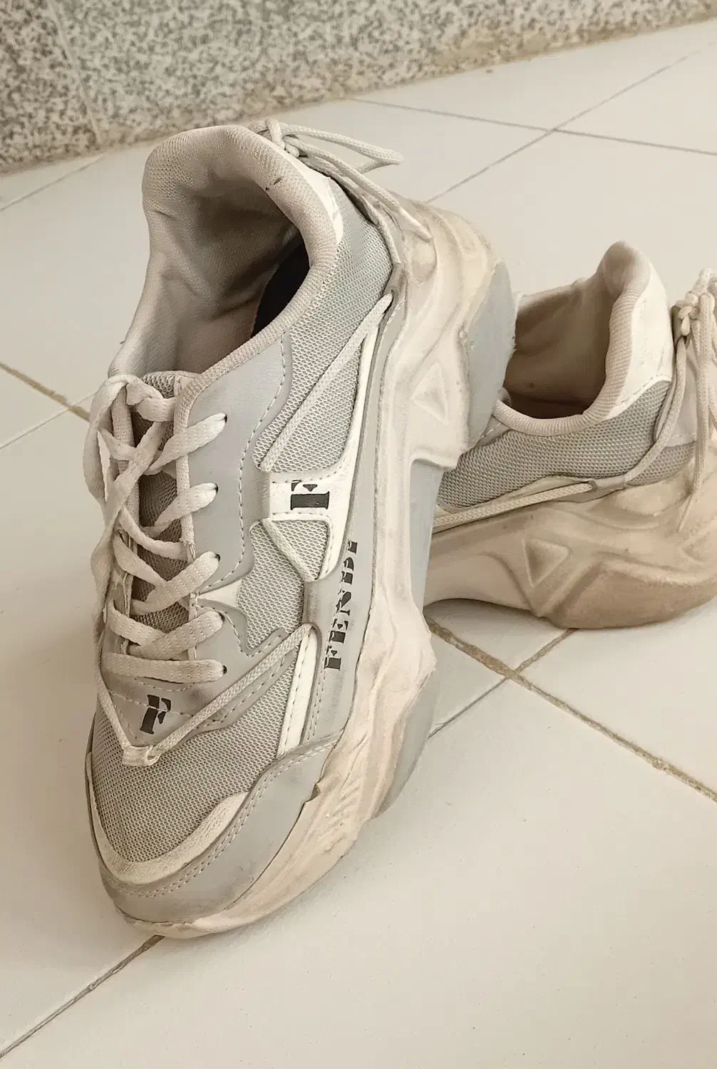 کفش|کیف، کفش، کمربند|بیرجند, |دیوار