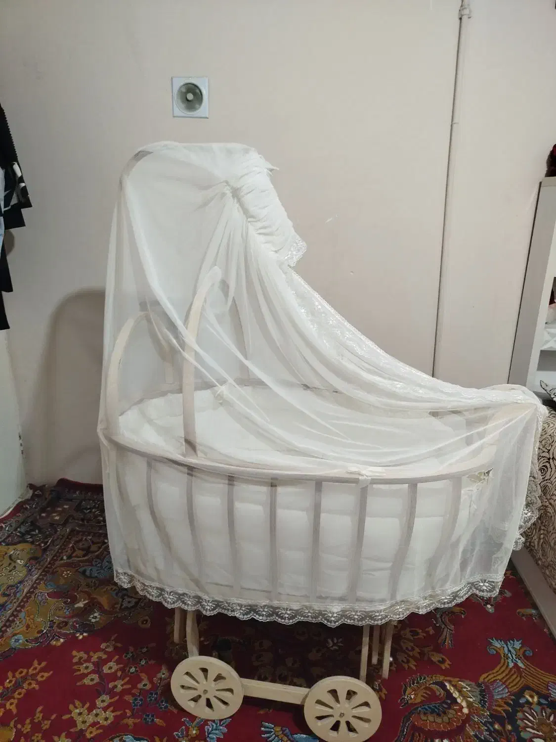 مشتری واقعی پیام بده ..گهواره|تخت و صندلی بچه|بروجرد, |دیوار