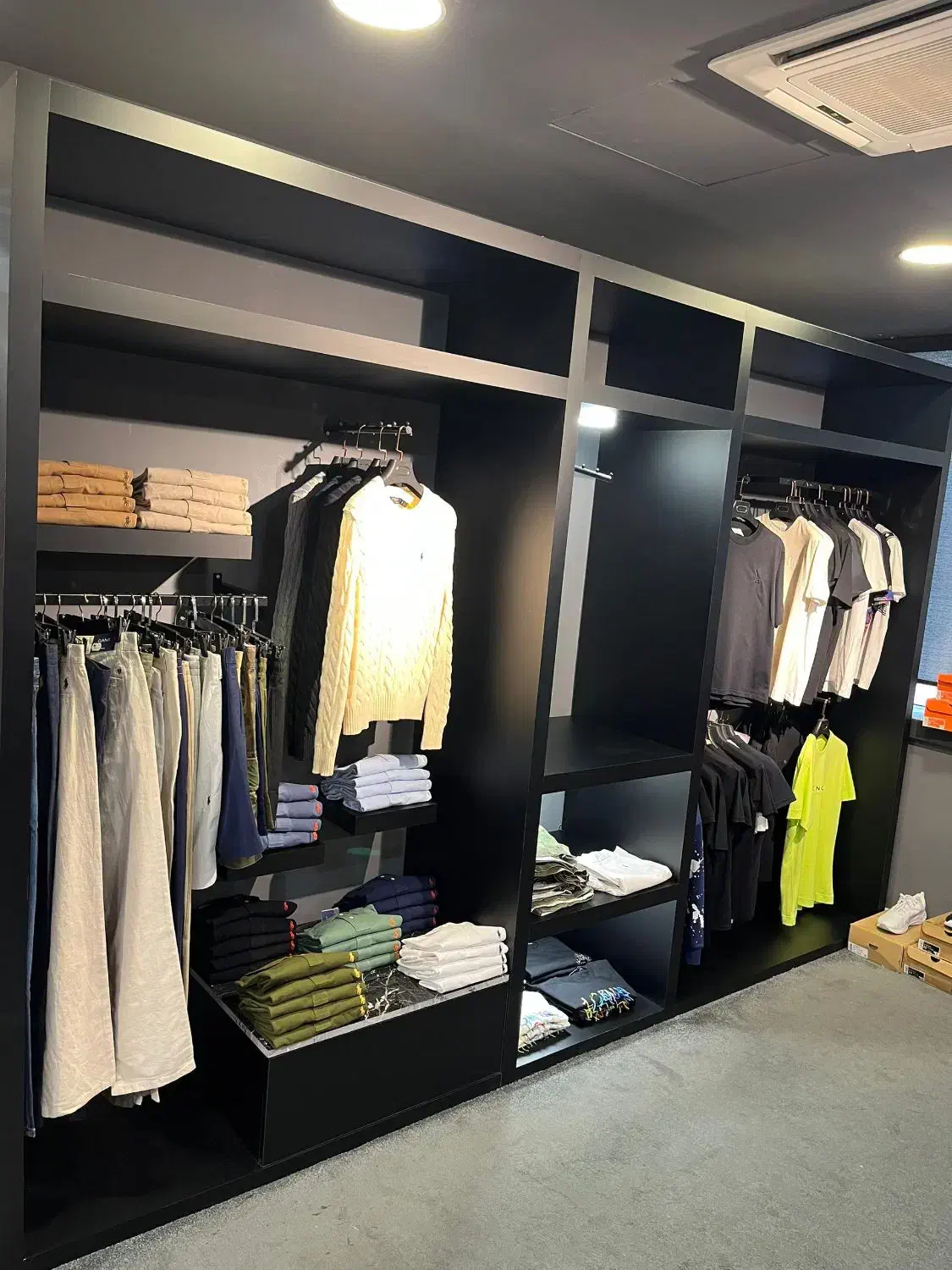 دکور بوتیک مردانه|فروشگاه و مغازه|تهران, حصار بوعلی|دیوار