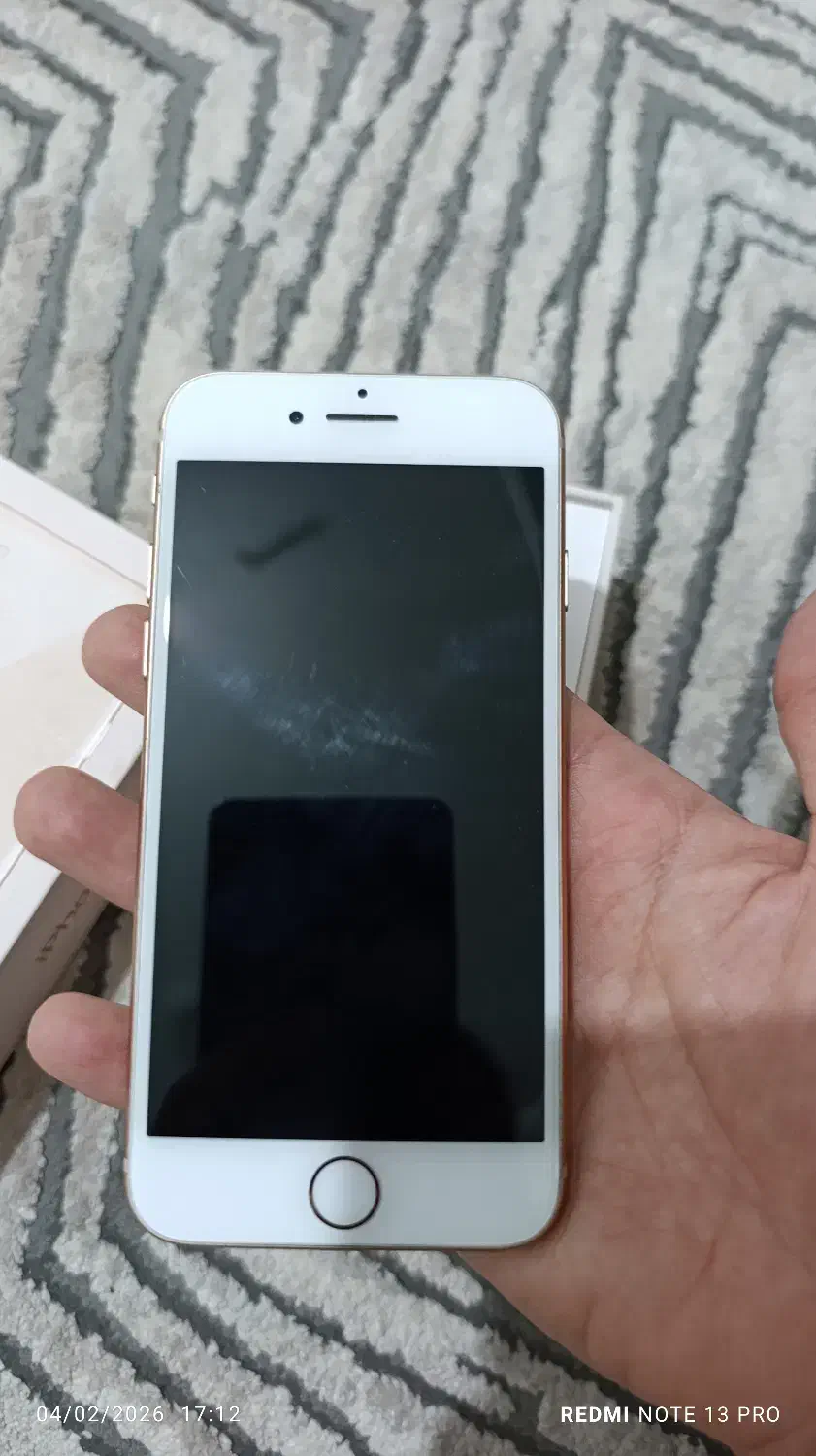 آیفون 8 گلد|موبایل|کرج, باغستان|دیوار