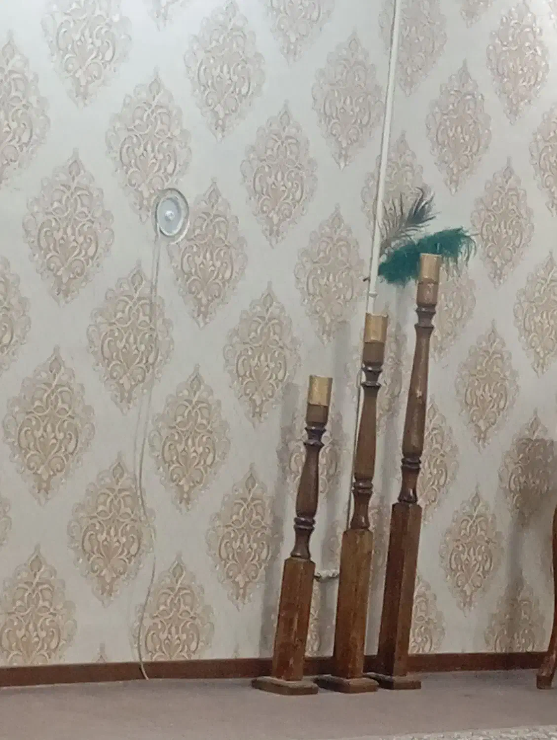 جا شمعی چوبی کنار سالنی شیک و زیبا|چراغ خواب و آباژور|مشهد, شهرک امام هادی (شهرک غرب)|دیوار