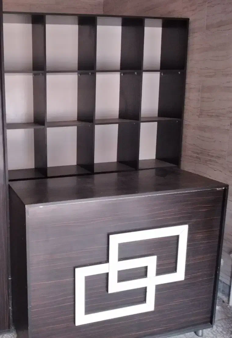 ویترین قفسه طبقه ای و میز پیشخوان|بوفه، ویترین، کنسول|ماهدشت, |دیوار