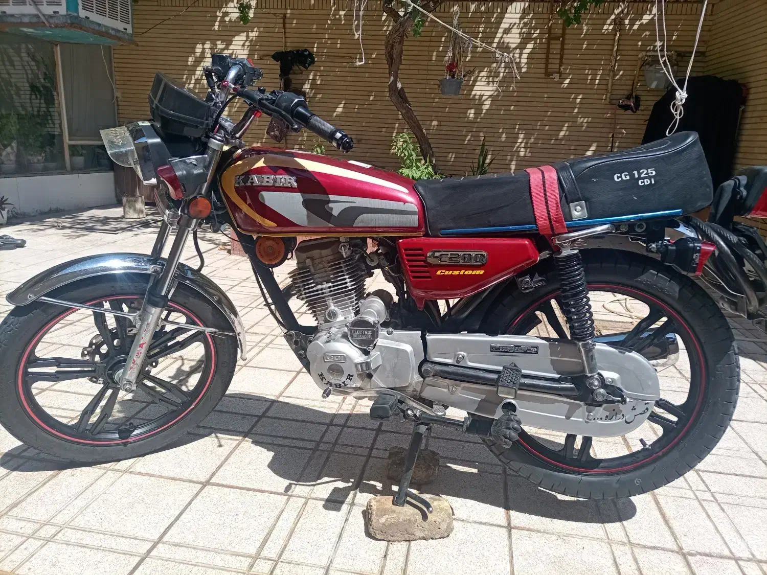 موتور سیکلت|موتورسیکلت|نجف‌آباد, قلعه سفید|دیوار