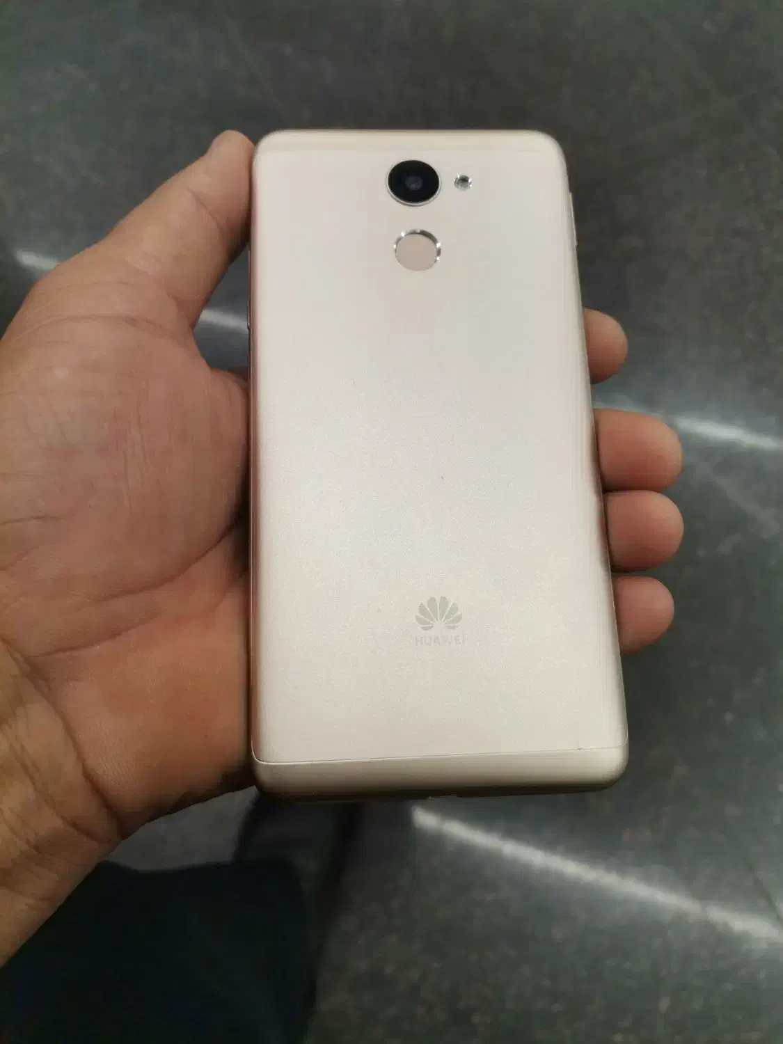 گوشی هواوی سالم و تمیز بدون یک خط و خش|موبایل|مشهد, طبرسی شمالی|دیوار