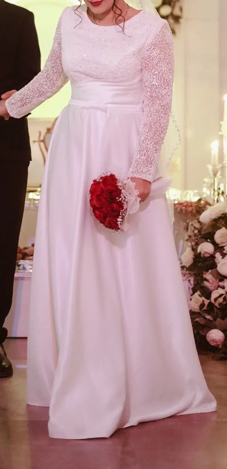 پیراهن عقد|لباس|املش, |دیوار