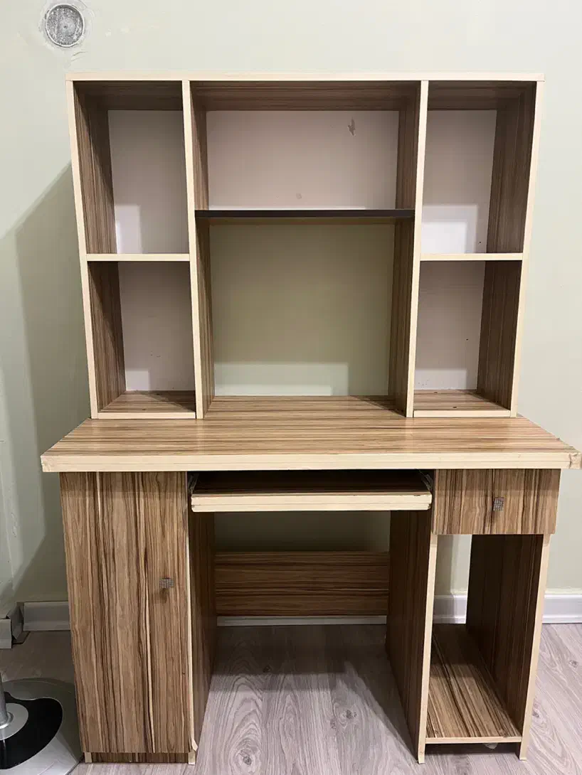 میز تحریر و کامپیوتر|میز تحریر و کامپیوتر|کوچصفهان, |دیوار