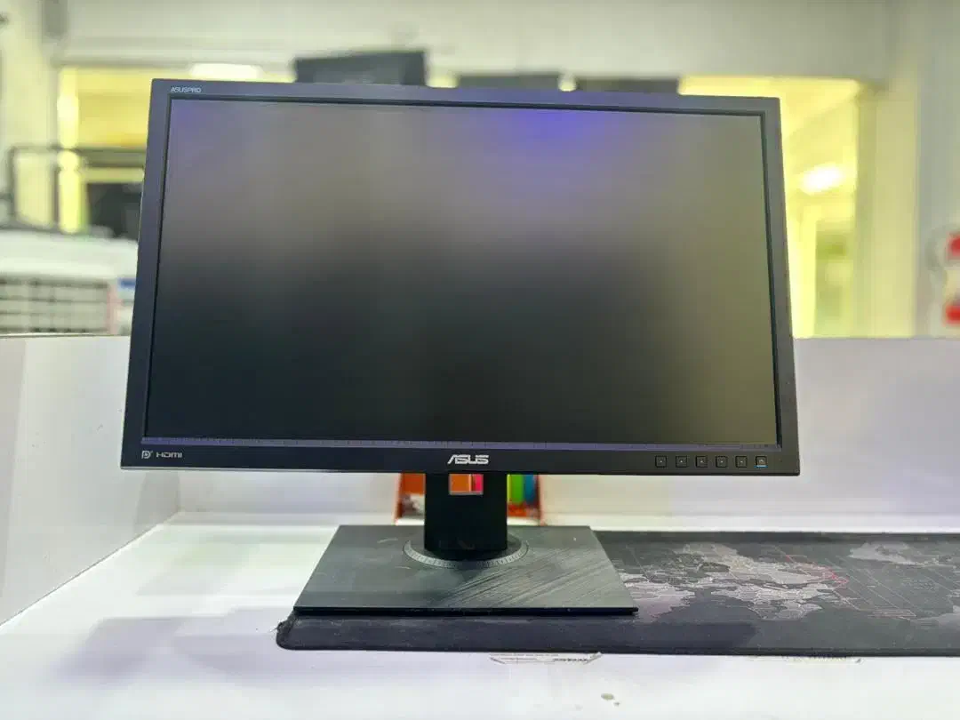 مانیتور استوک ۲۳ اینچ ایسوس C623AQH 23 Pro|قطعات و لوازم جانبی رایانه|شیراز, ملاصدرا|دیوار